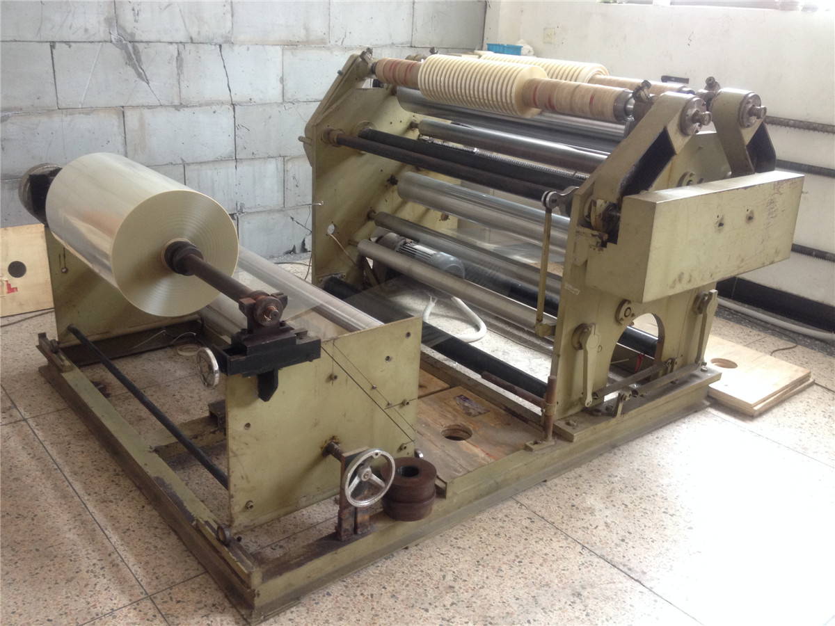 Machine used to cut the film of bag sealing tape